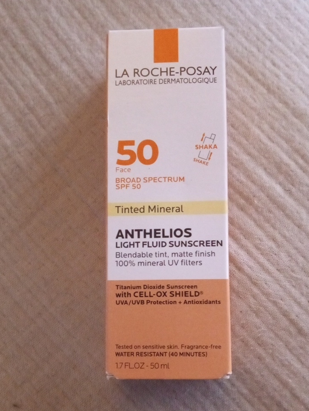 La Roche-Posay Anthelios Tinted Mineral SPF 50 Light Fluid Sunscreen